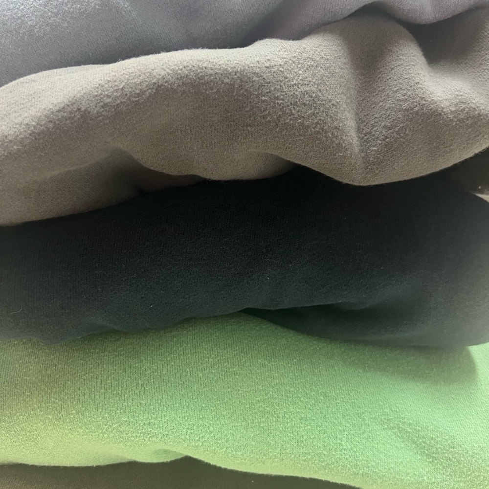 Men’s Izod sweatshirt bundle XXL, like new navy, sage green, light blue, 2 grey